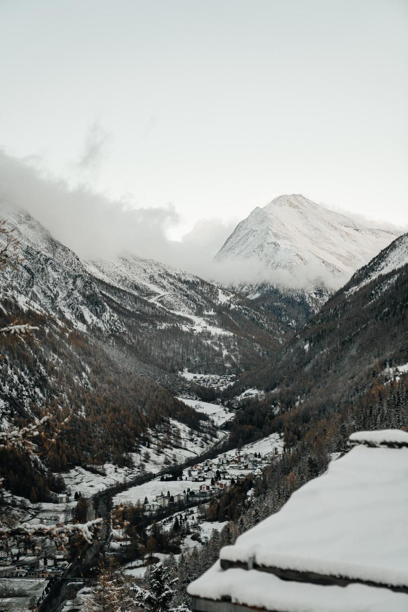 Waldhotel Fletschhorn Panoramic Retreat In Saas Fee Luaran gambar