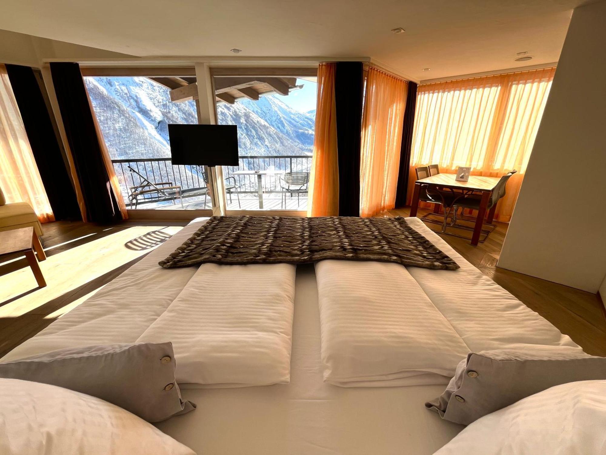 Waldhotel Fletschhorn Panoramic Retreat In Saas Fee Luaran gambar